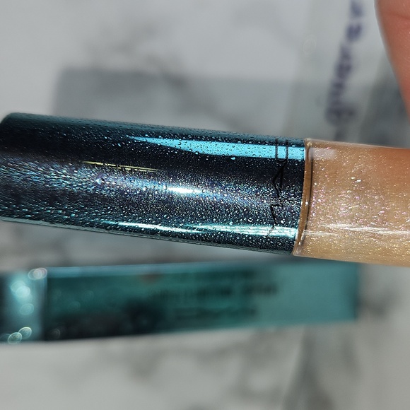 NIB MAC ALLURING AQUATIC LIPGLASS ORIGINAL SHADES FORMULA LARGER SIZE! - Picture 10 of 17